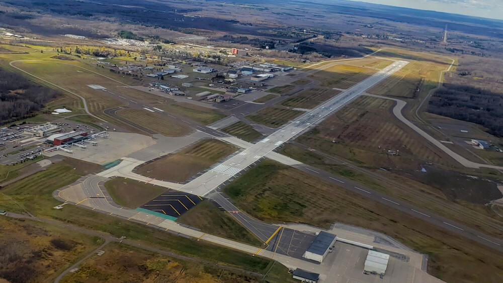 Airport Of The Month Duluth International Minnesota Flyer